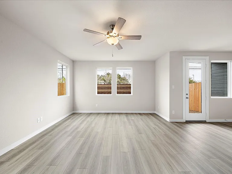 9912 Storehouse Dr — Photo 5