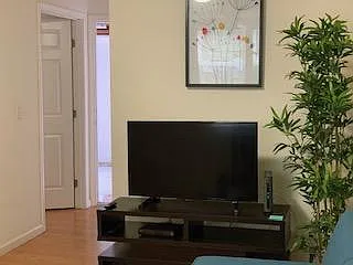 1114 Villa St #6 — Photo 8