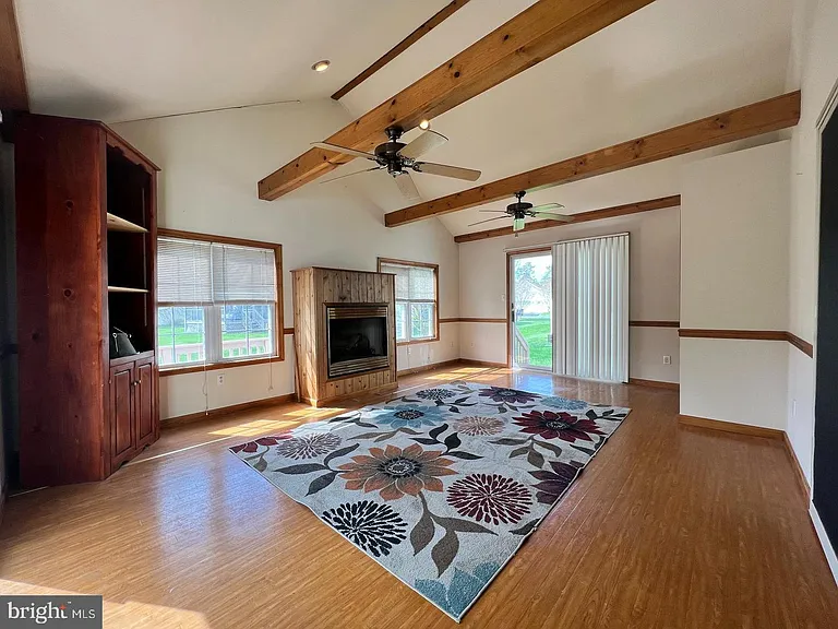 47 Radcliffe Dr — Photo 17