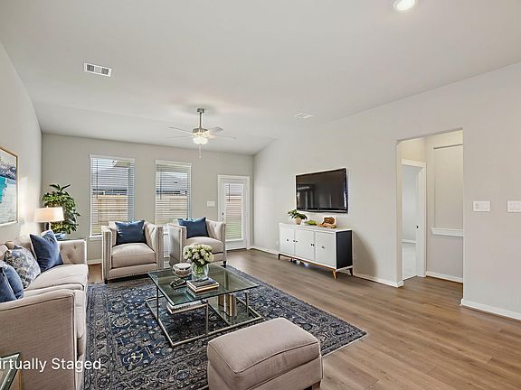 The Texoma floorplan in Glendale Lakes of Rosharon, TX.