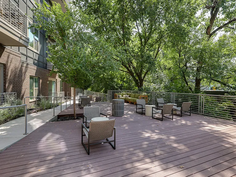 Luxia Midtown Park — Photo 19