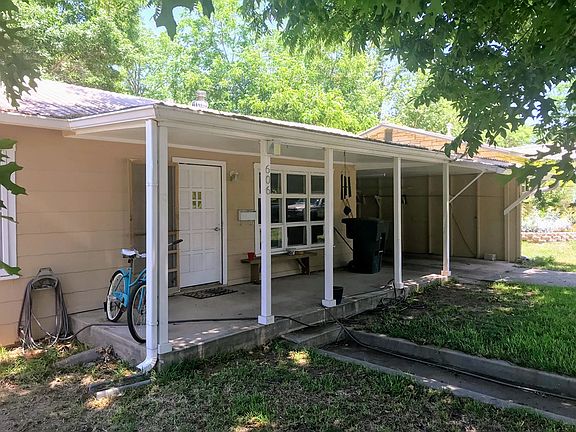 4th image of 606 N Elk St