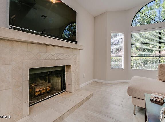 3rd image of 9584 E WINDROSE Drive
