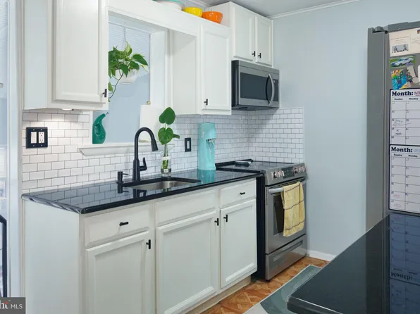 413 Beacon Ave, Paulsboro, NJ 08066