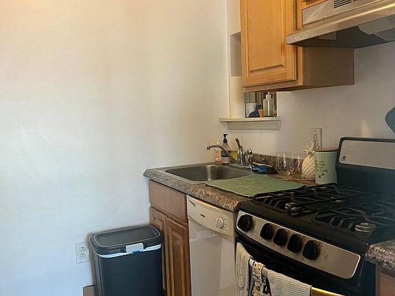2nd image of 2642 Federal St Floor 3