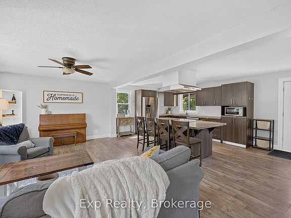 3rd image of 1901 Hollowview Rd