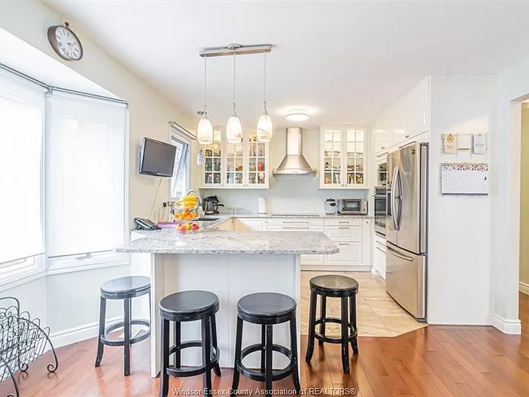 2595 California Ave — Photo 4