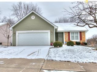 317 Lancelot Dr, Liberty, MO 64068