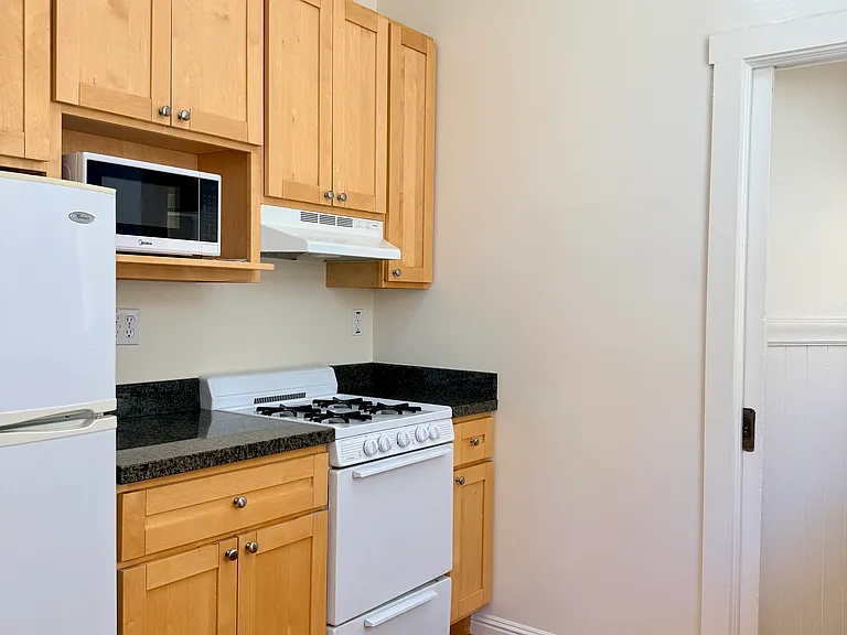 739 Haight St #203 — Photo 4