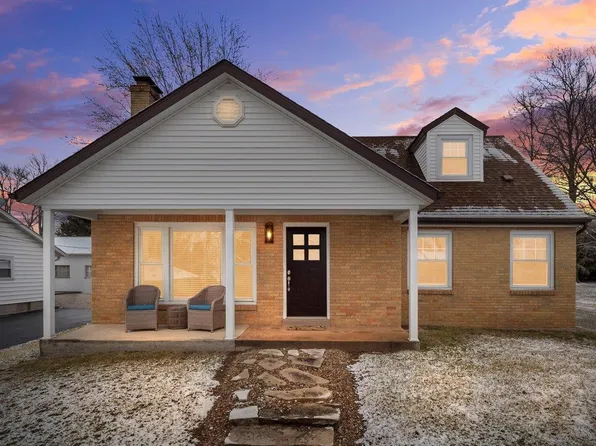 510 N Moore St, Waterloo, IL 62298