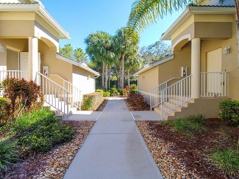 3435 Laurel Greens Ln S #201 — Photo 6