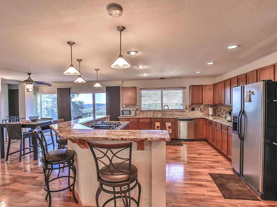 1st image of 4580 Hillwood Dr