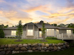11790 W Glen Way, Milwaukee, WI 53228