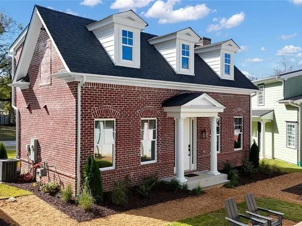 124 Morgan St, Senoia, GA 30276