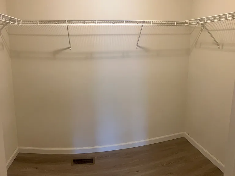 1711 Ambrose Terrace Dr — Photo 12