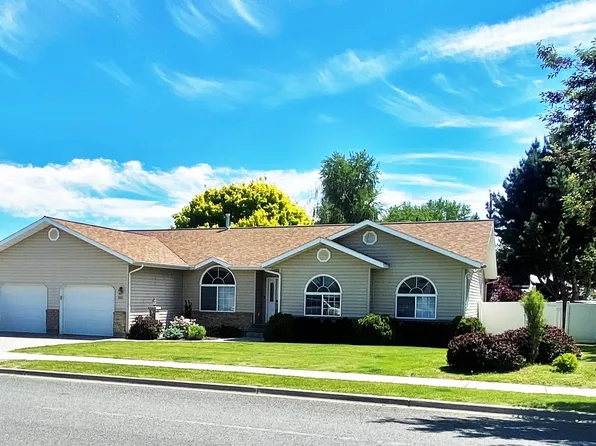 985 Lund Ln, Baker City, OR 97814