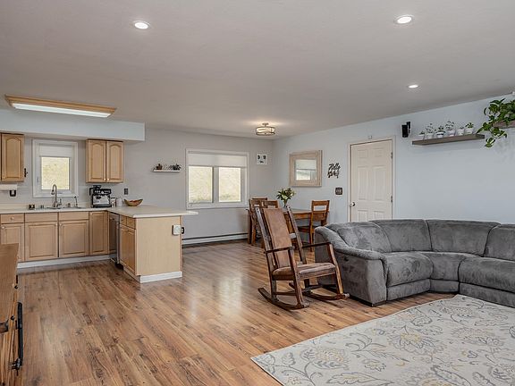 5th image of 2331 Larry Ln