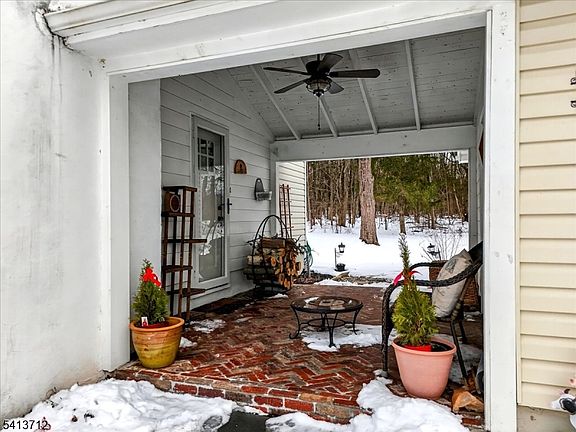 3rd image of 11 Milltown Rd