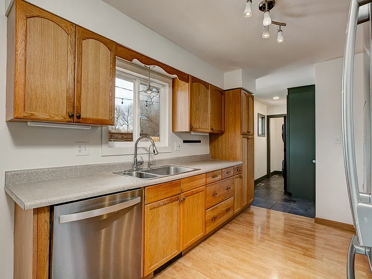 513 Sunrise Ln — Photo 7