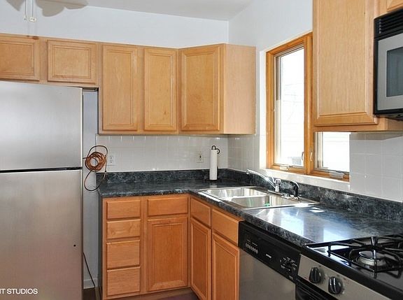 5th image of 6251 N Maplewood Ave