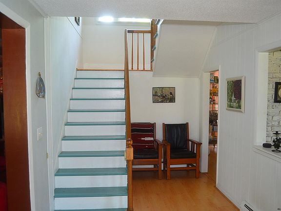 5th image of 46 Montcalm St