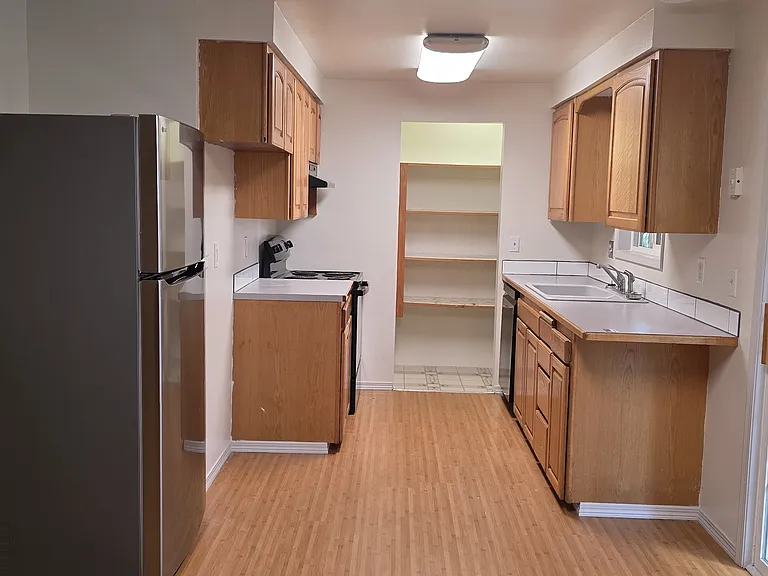 342 Norman Ave — Photo 7