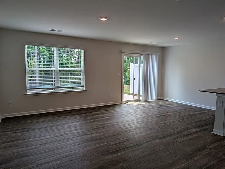 5132 Hyrule Dr — Photo 4