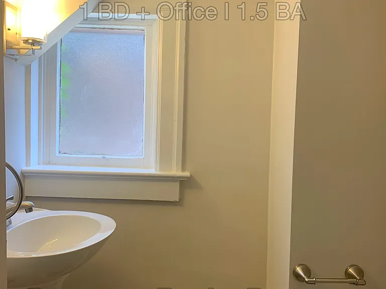 1/2 Bath