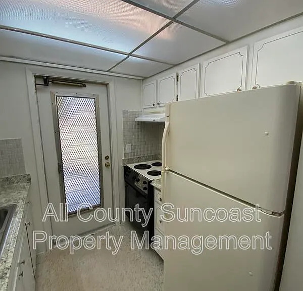 935 34th Ave N #1 — Photo 5