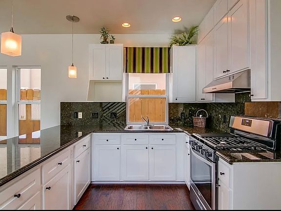 2nd image of 3246 Newton Ave