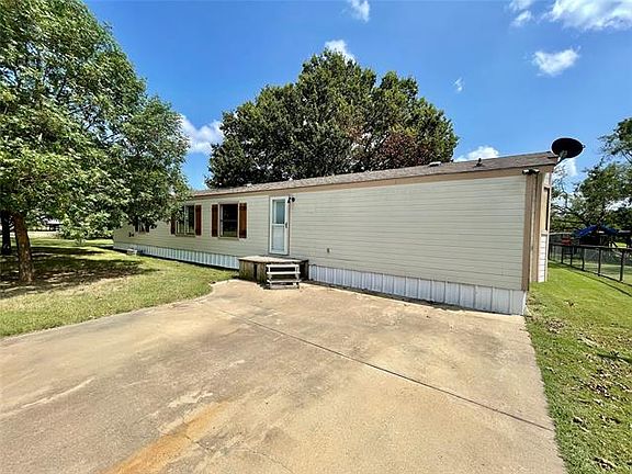 3rd image of 6091 Live Oak Dr