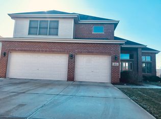 1821 Witham Ln, Woodridge, IL 60517
