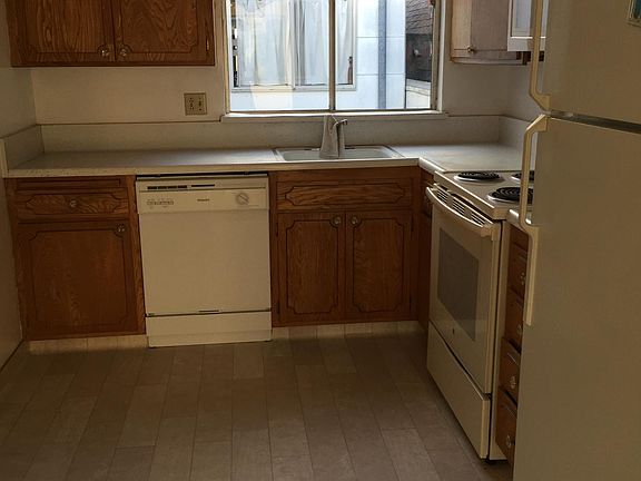 4th image of 244 3rd Ave APT 3