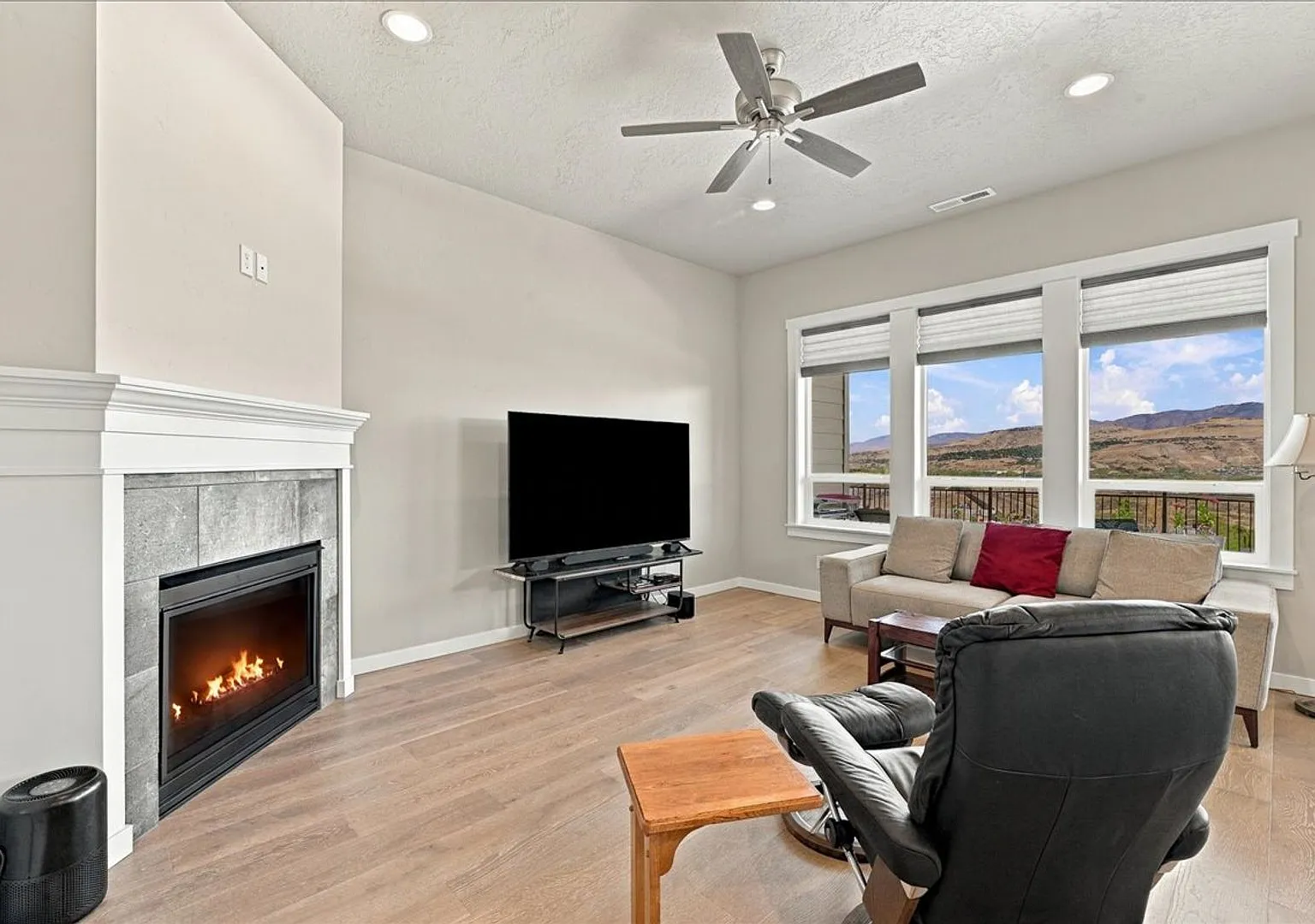 Beautiful SE Boise Home with Scenic Views & Outdoor Access — Photo 4