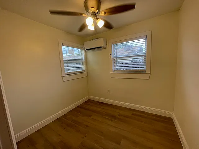 413 N East St — Photo 19