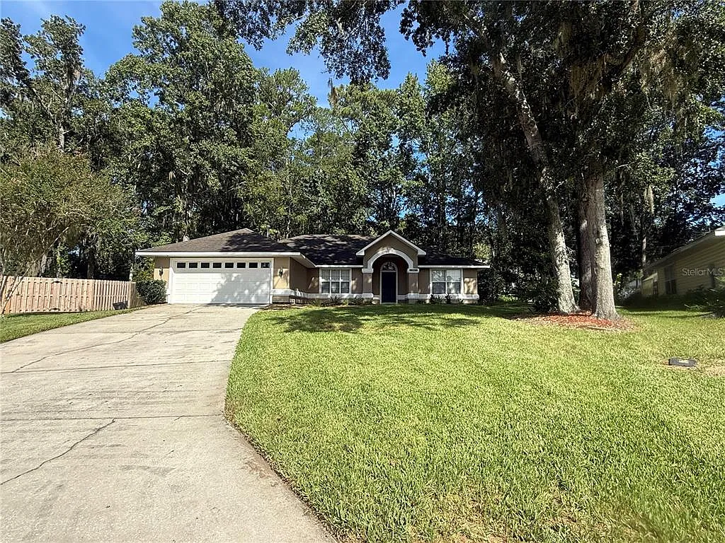 3 bed, 2.0 bath, 1706 sqft, $2,300 — Photo 1