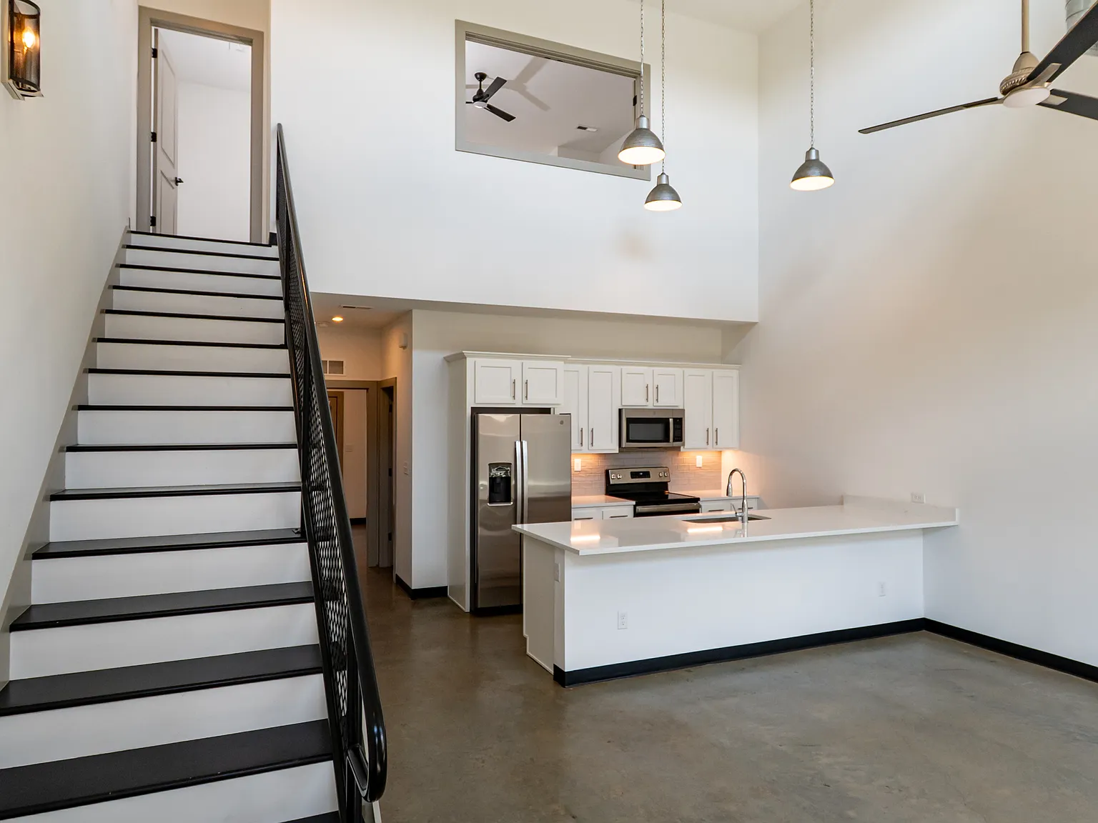 2 bed, 1225 sqft, $1,950 — Photo 2