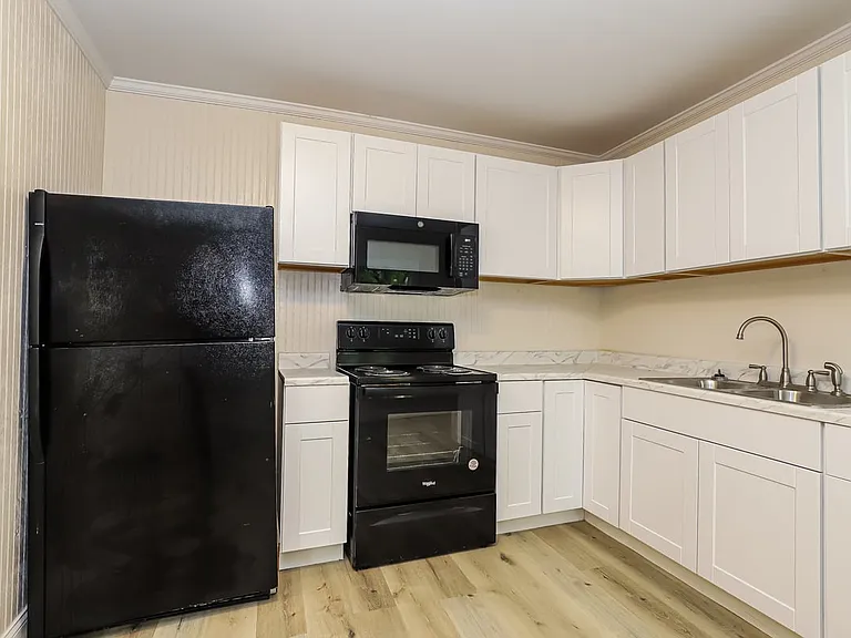 1312 Vernon Pl #A — Photo 4