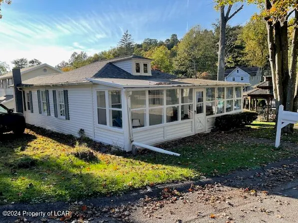 5 High St, Harveys Lake, PA 18618