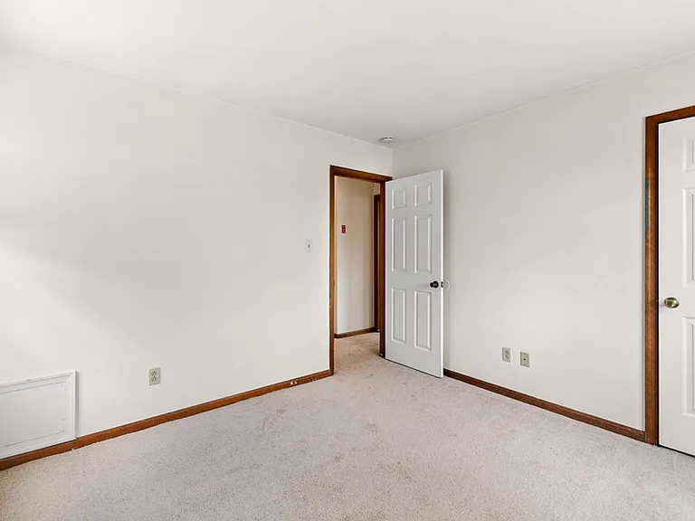 868 Avatar Dr — Photo 28