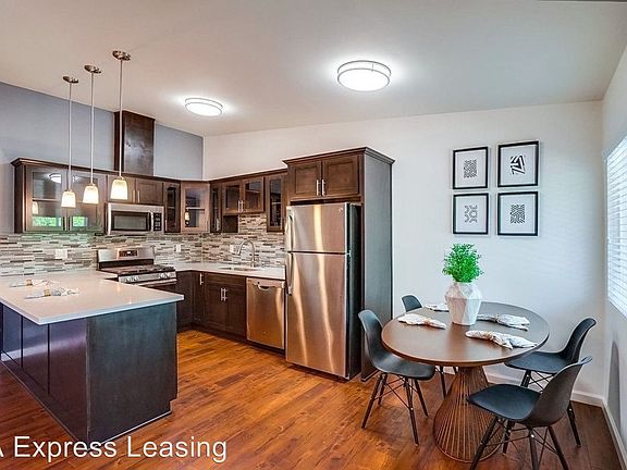 5th image of 2675 Arlington Ave Unit 36