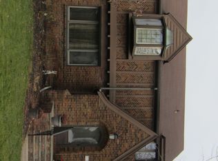 952 Lincoln Rd, Grosse Pointe, MI 48230