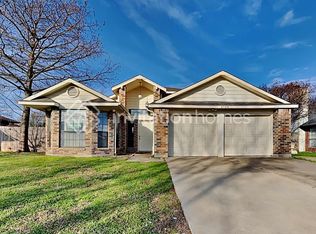 6504 Devine Dr, Arlington, TX 76001