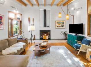 21421 Encina Rd, Topanga, CA 90290
