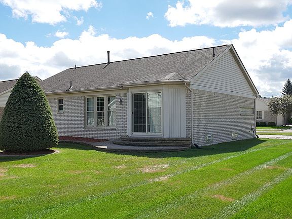 3rd image of 17677 Orange Grove Dr