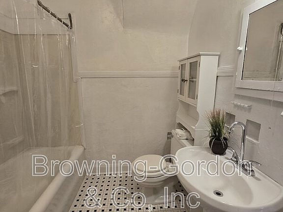 4th image of 2903 Belmont Blvd APT 1