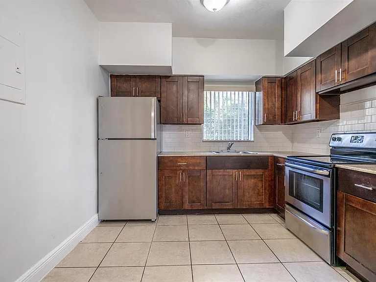7927 East Dr #264 — Photo 13