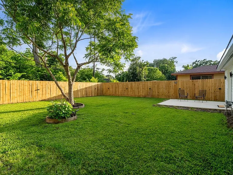 3138 Sunbeam St — Photo 40
