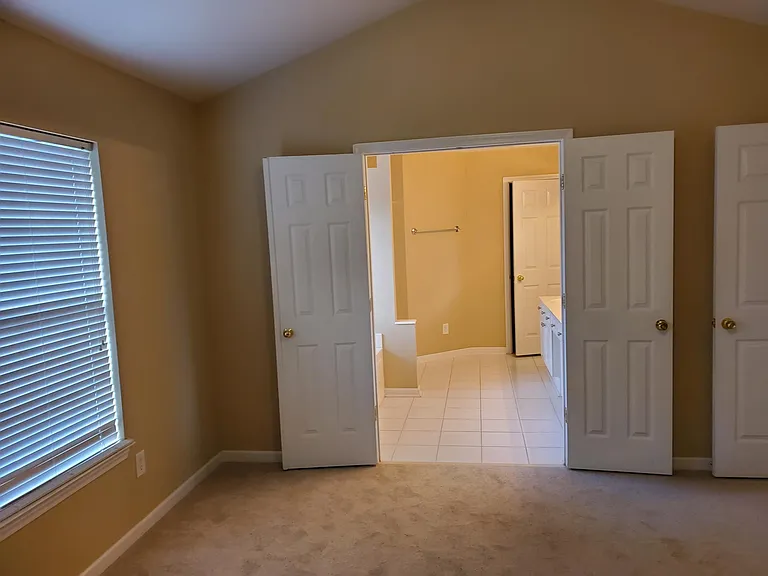 9708 Northfork Dr — Photo 37