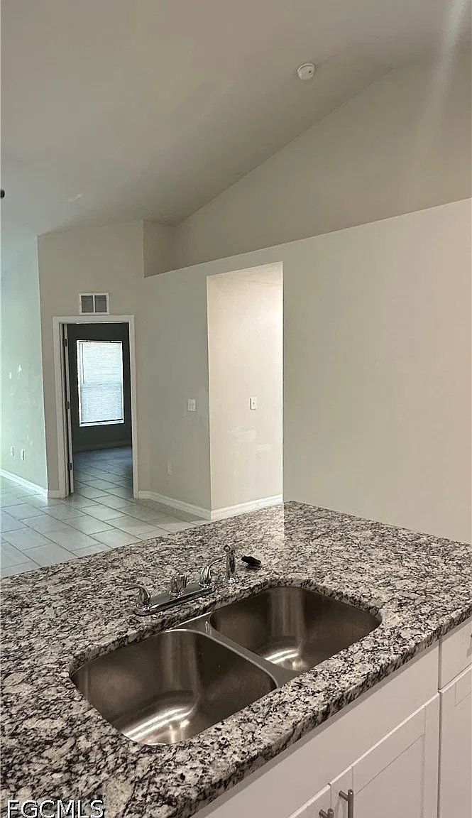 3 bed, 2.0 bath, 1250 sqft, $1,590 — Photo 4